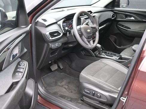 Used 2022 Chevrolet TrailBlazer LT FWD image 11