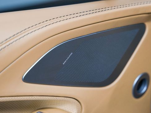 Used 2017 Aston Martin Vanquish Coupe image 43