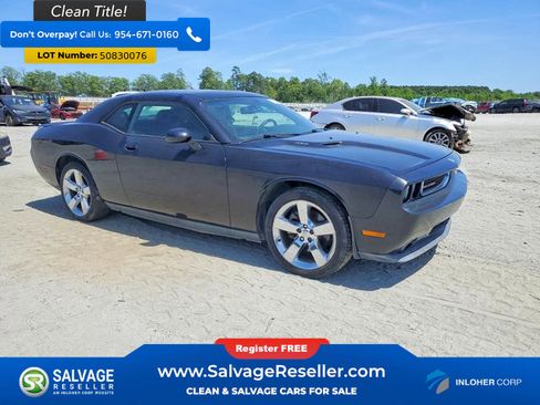 Used 2009 Dodge Challenger R/T RWD image 5