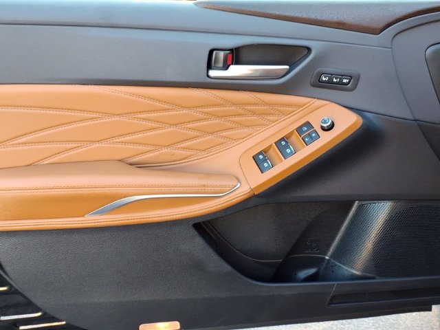 Used 2019 Toyota Avalon Limited w/ All Weather Liner Package FWD image 14