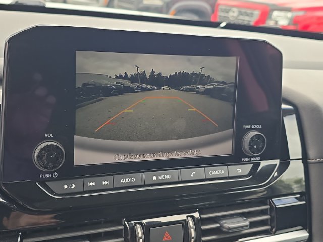 Certified 2025 Nissan Pathfinder SV FWD image 25