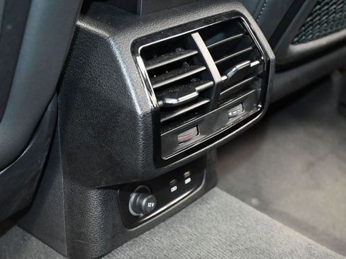 Used 2025 Audi Q3 2.0T Premium image 36