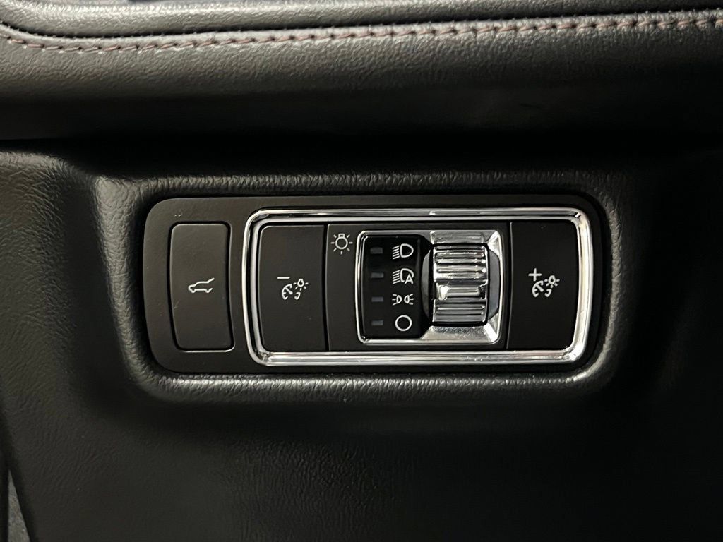 Used 2023 Lincoln Aviator AWD image 20