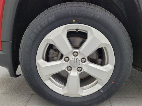 Used 2018 Jeep Compass Latitude w/ Popular Equipment Group FWD image 31