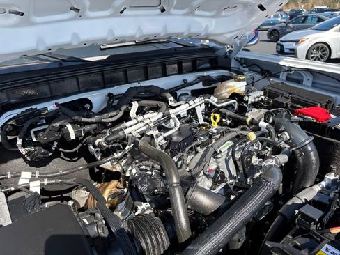 Used 2025 Ford Bronco Outer Banks AWD/4WD image 14