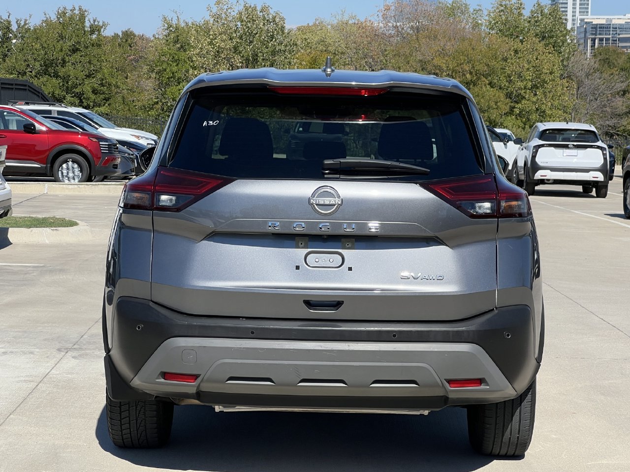Used 2023 Nissan Rogue SV AWD/4WD image 4