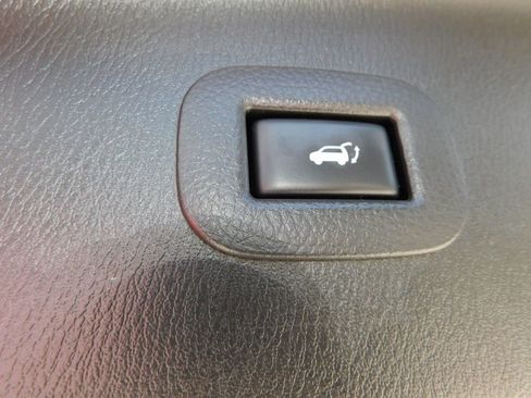 Used 2015 INFINITI QX80 Luxe w/ 22" Wheel Package RWD image 21