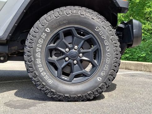 Used 2021 Jeep Gladiator Sport AWD/4WD image 8