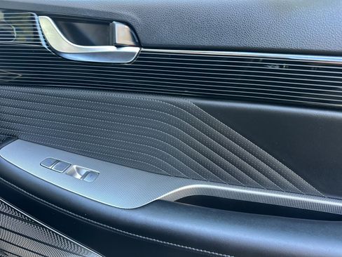 Used 2024 Hyundai Palisade Calligraphy image 21