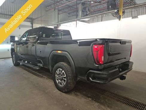 Used 2022 GMC Sierra 2500 AT4 w/ AT4 Preferred Package AWD/4WD image 3