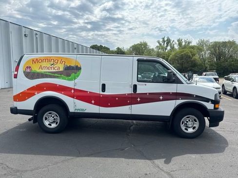 Used 2021 Chevrolet Express 2500 w/ Driver Convenience Package RWD image 11