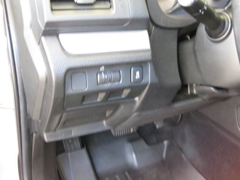 Used 2015 Subaru Forester 2.5i Premium AWD/4WD image 15