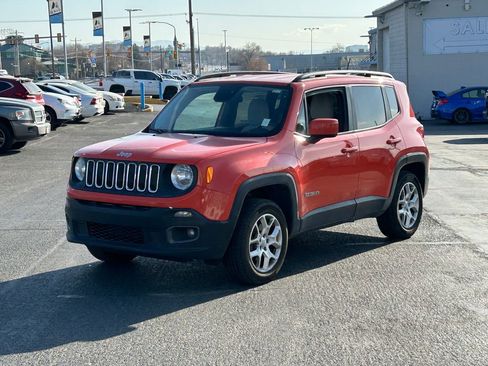 Used 2015 Jeep Renegade Latitude w/ Popular Equipment Group image 9