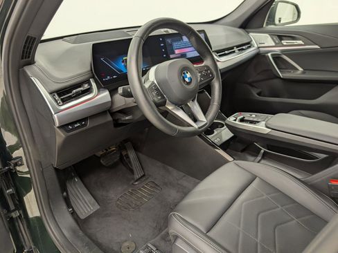 Used 2025 BMW X1 xDrive28i w/ Technology Package image 4