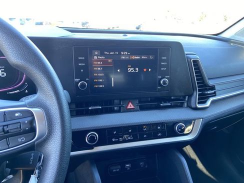 Used 2024 Kia Sportage LX image 39