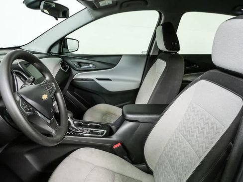 Used 2022 Chevrolet Equinox LS FWD image 5