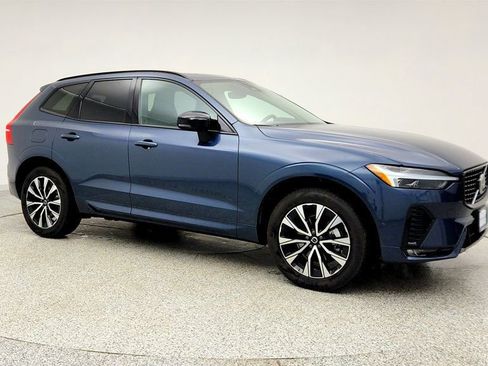 Used 2025 Volvo XC60 B5 Plus AWD/4WD image 3