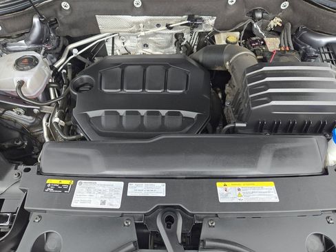 Used 2024 Volkswagen Atlas Cross Sport SE FWD image 32