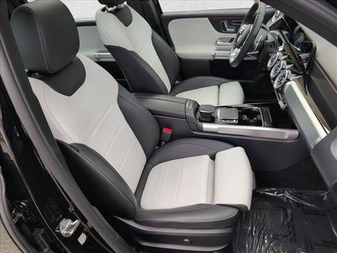 Certified 2022 Mercedes-Benz GLB 35 AMG 4MATIC image 18