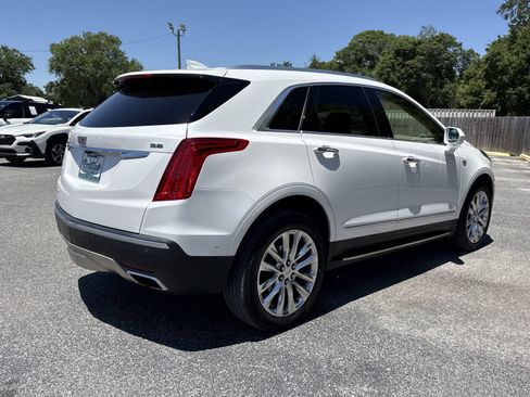 Used 2017 Cadillac XT5 Platinum w/ Driver Assist Package AWD/4WD image 5