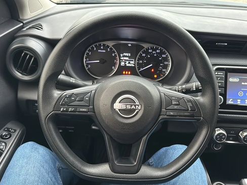 Used 2023 Nissan Kicks S image 10