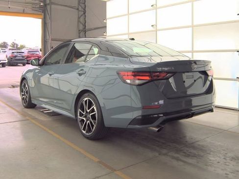 Used 2025 Nissan Sentra SR FWD image 4