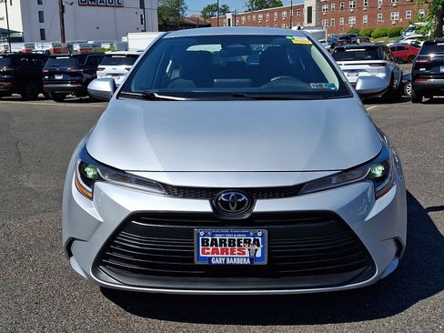 Used 2024 Toyota Corolla LE FWD image 2