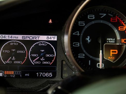Used 2010 Ferrari California RWD image 12