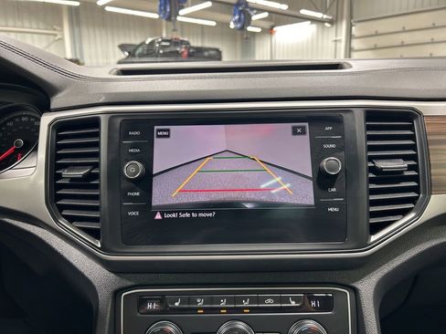 Used 2021 Volkswagen Atlas SE w/ Panoramic Sunroof Package image 16