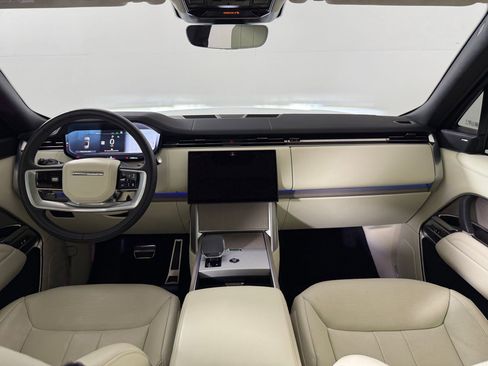 Used 2025 Land Rover Range Rover Long Wheelbase SE AWD/4WD image 16