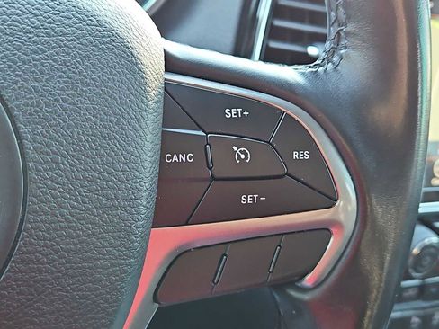 Used 2020 Jeep Grand Cherokee Altitude image 26