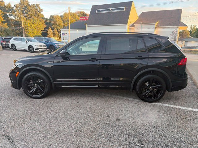Certified 2023 Volkswagen Tiguan SE R-Line AWD/4WD image 7