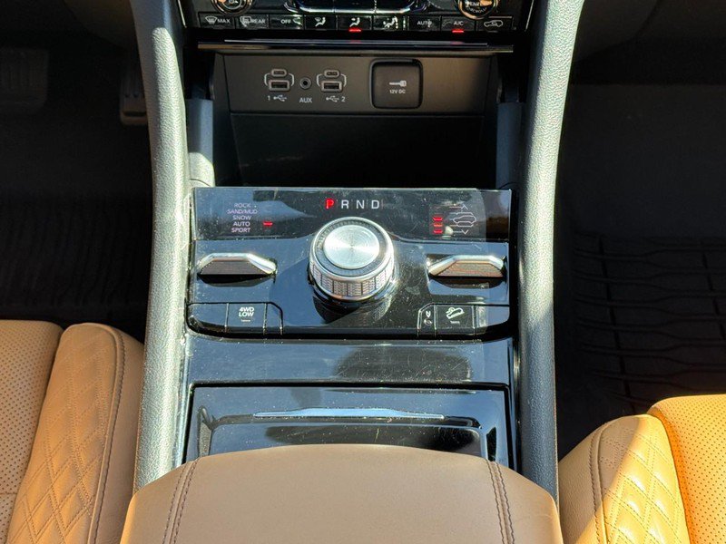 Used 2025 Jeep Grand Cherokee L Summit w/ MOPAR Finishing Package AWD/4WD image 15