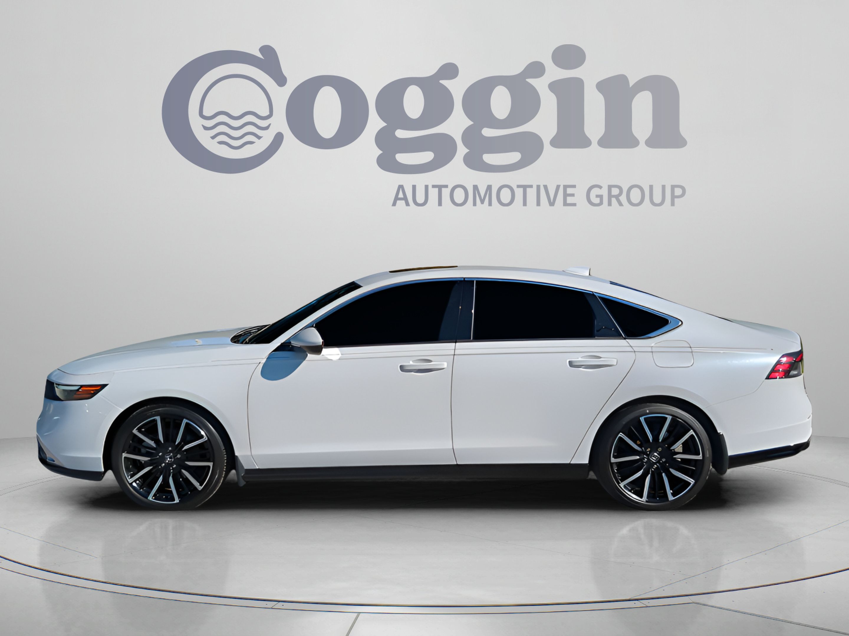 Used 2024 Honda Accord Touring image 3