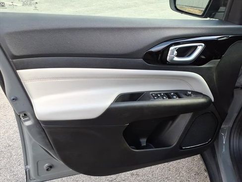 Certified 2022 Jeep Compass Limited image 13