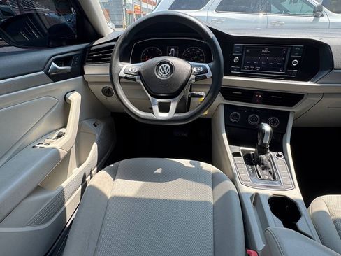 Used 2019 Volkswagen Jetta SE FWD image 15