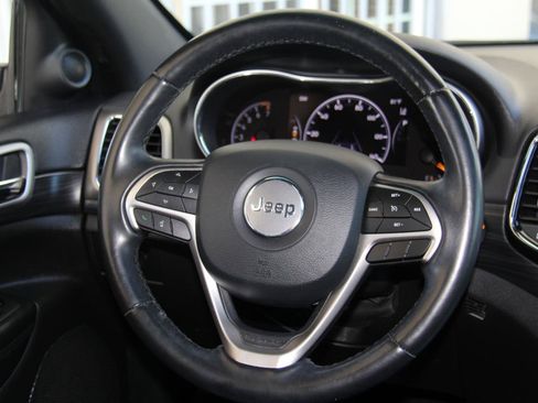 Used 2020 Jeep Grand Cherokee Laredo w/ Quick Order Package 2BN North AWD/4WD image 11