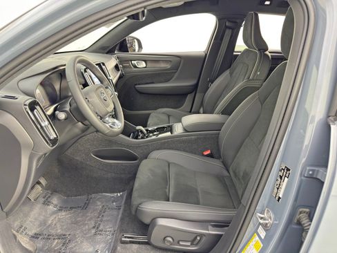 Used 2023 Volvo C40 P8 Recharge Ultimate image 16