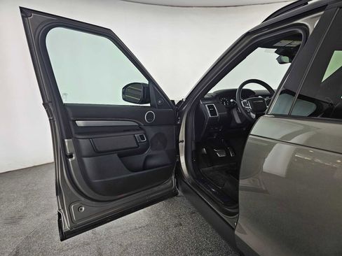 Certified 2024 Land Rover Discovery Dynamic SE image 21