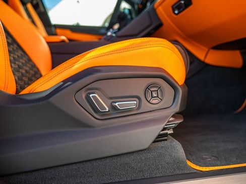 Used 2022 Lamborghini Urus image 30