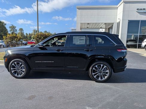 New 2025 Jeep Grand Cherokee Overland w/ Adv Protech Group III AWD/4WD image 8