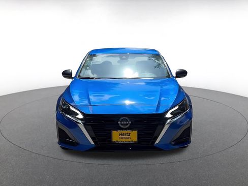 Used 2025 Nissan Altima 2.5 SV FWD image 4