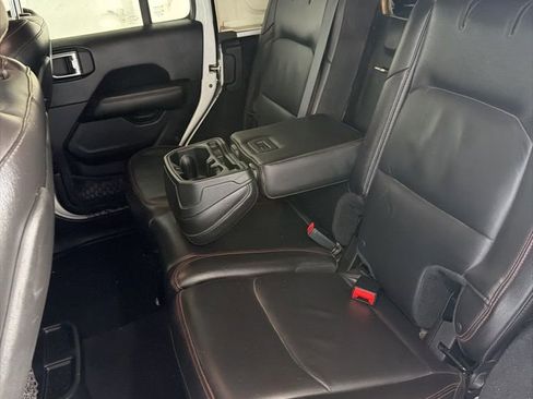 Used 2018 Jeep Wrangler Unlimited Rubicon image 37