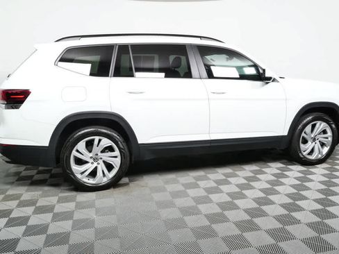 Certified 2022 Volkswagen Atlas SE FWD image 3