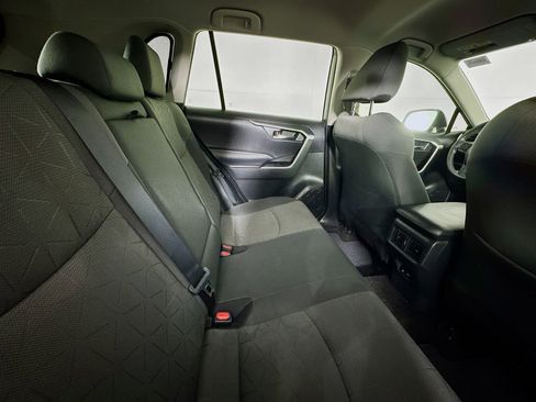 Used 2021 Toyota RAV4 XLE FWD image 43
