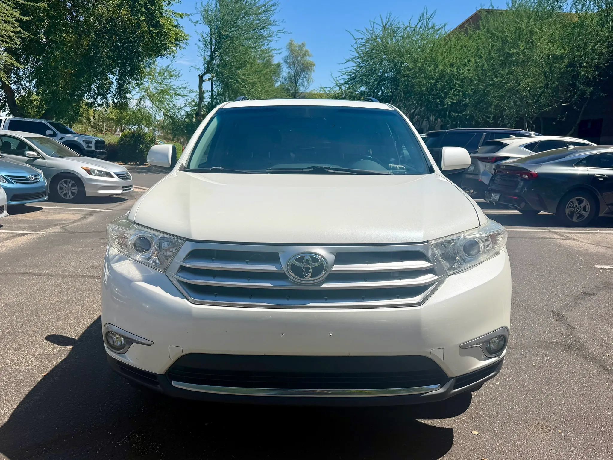 Used 2013 Toyota Highlander SE AWD/4WD image 2
