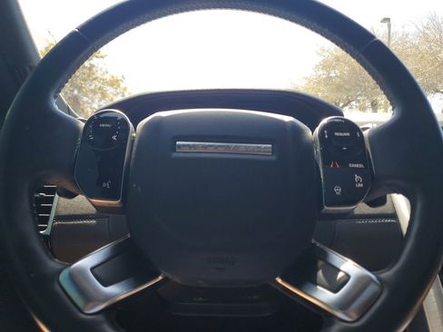 Used 2019 Land Rover Discovery HSE image 26