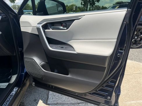 Used 2021 Toyota RAV4 XLE Premium FWD image 22