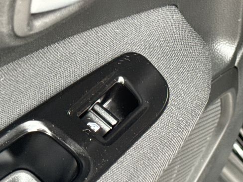 Used 2020 Jeep Renegade Latitude w/ Cold Weather Group AWD/4WD image 30