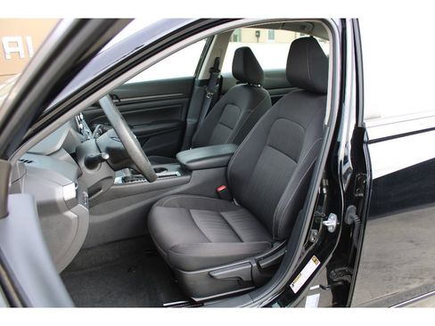 Used 2024 Nissan Altima 2.5 S image 11